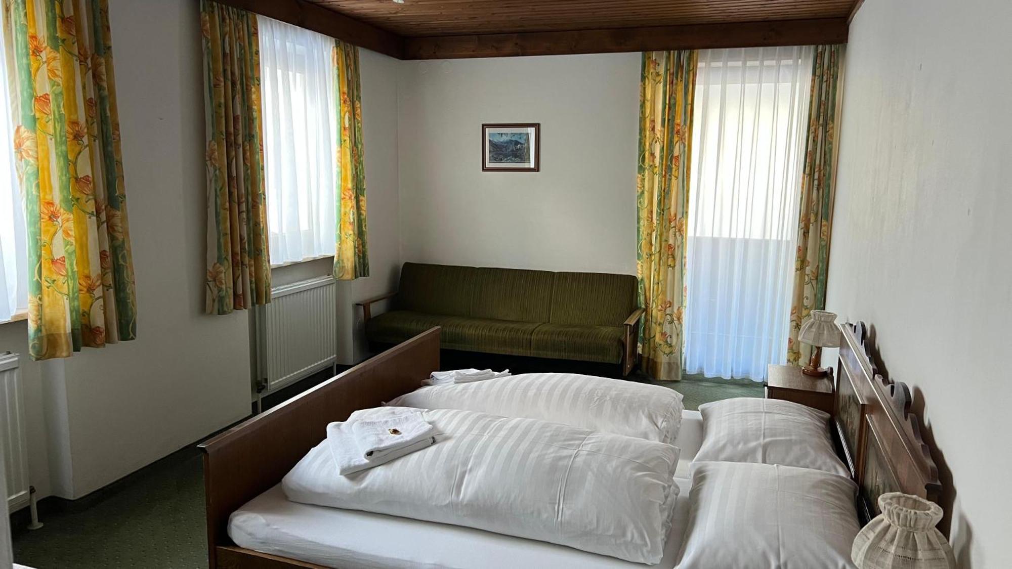 グロースアルル Haus Alpina By Chatel Reizen Bed & Breakfast エクステリア 写真
